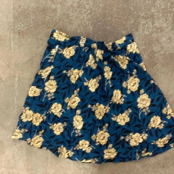 Floral Blue Skirt - Picture 4 of 5
